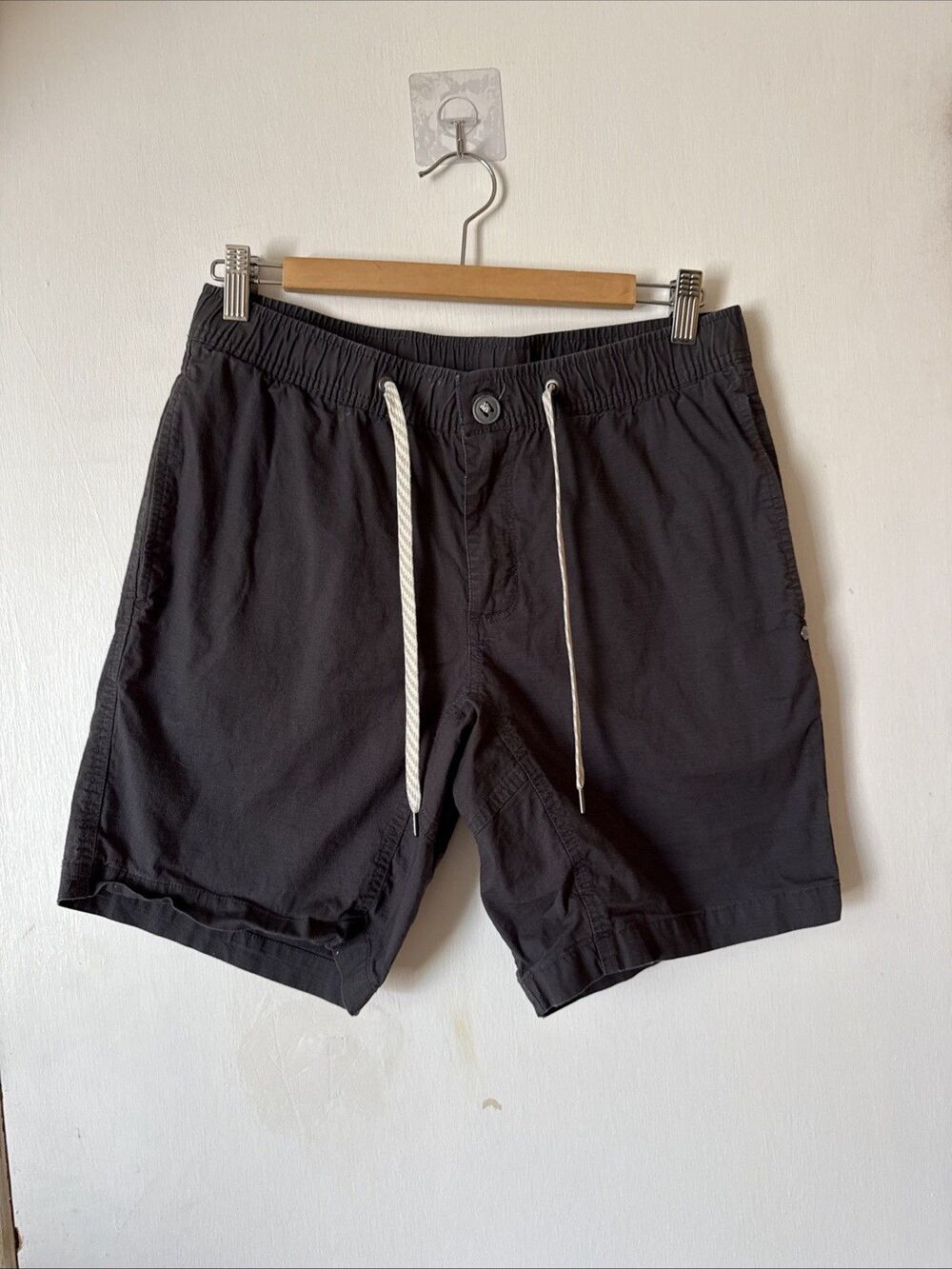 Vuori Charcoal Grey Ripstop Drawstring Shorts | Men's Medium